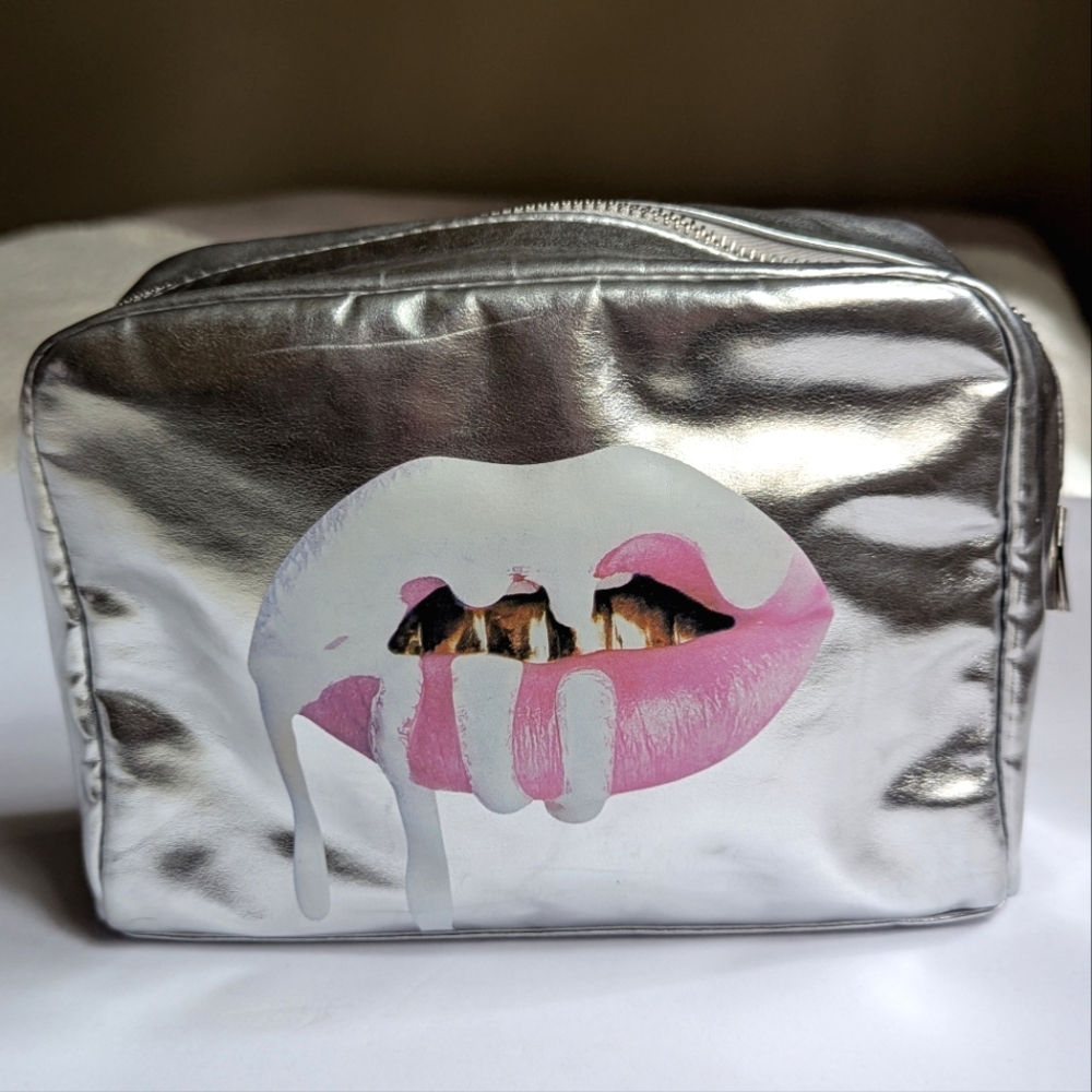 KYLIE Metallic Silver Cosmetic Bag 💋 Limited  Edition